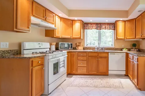 40 Coles Way Atkinson NH 03811