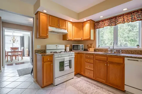 40 Coles Way Atkinson NH 03811