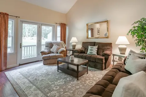 40 Coles Way Atkinson NH 03811