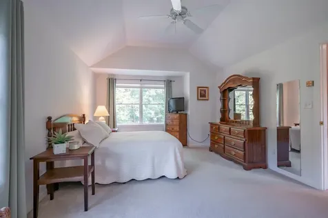 40 Coles Way Atkinson NH 03811