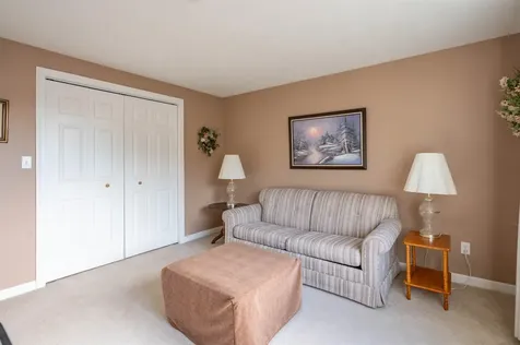 40 Coles Way Atkinson NH 03811