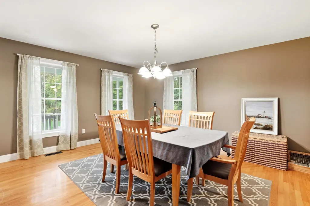 73 Old Woods Road Northwood NH 03261