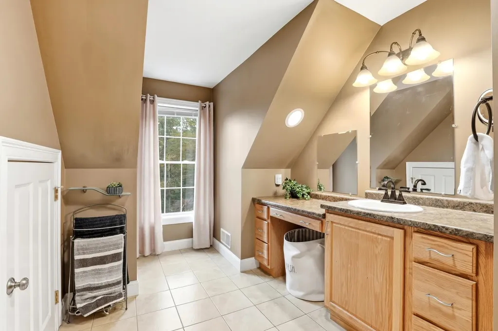 73 Old Woods Road Northwood NH 03261