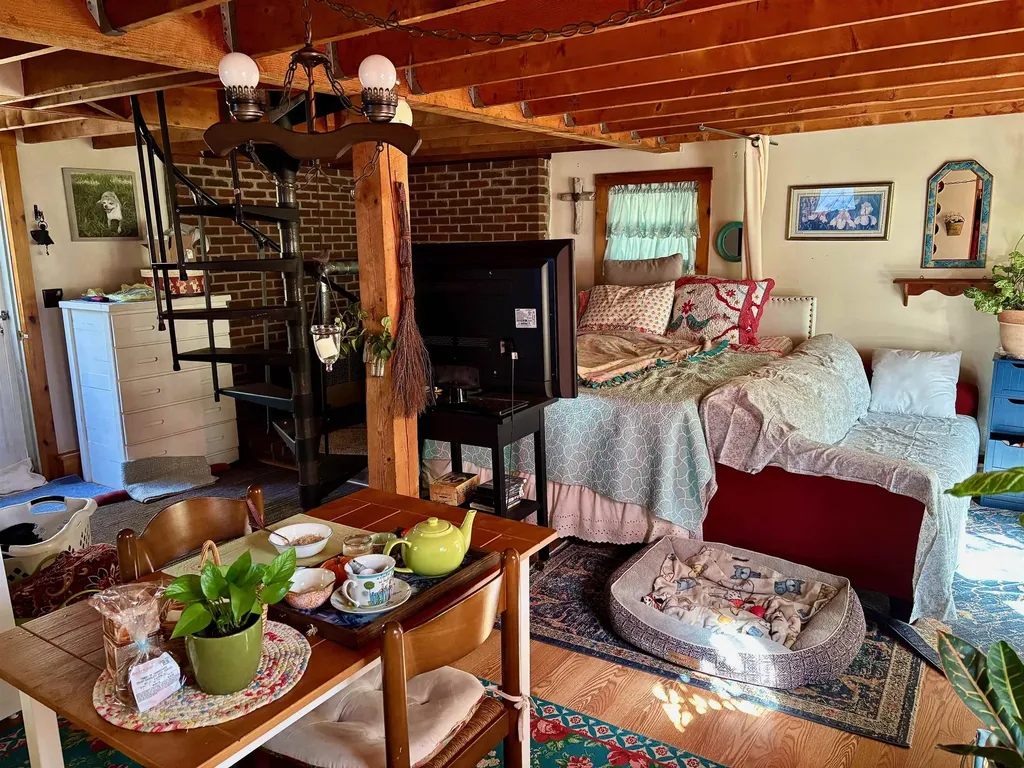 220 Couchtown Warner NH 03278