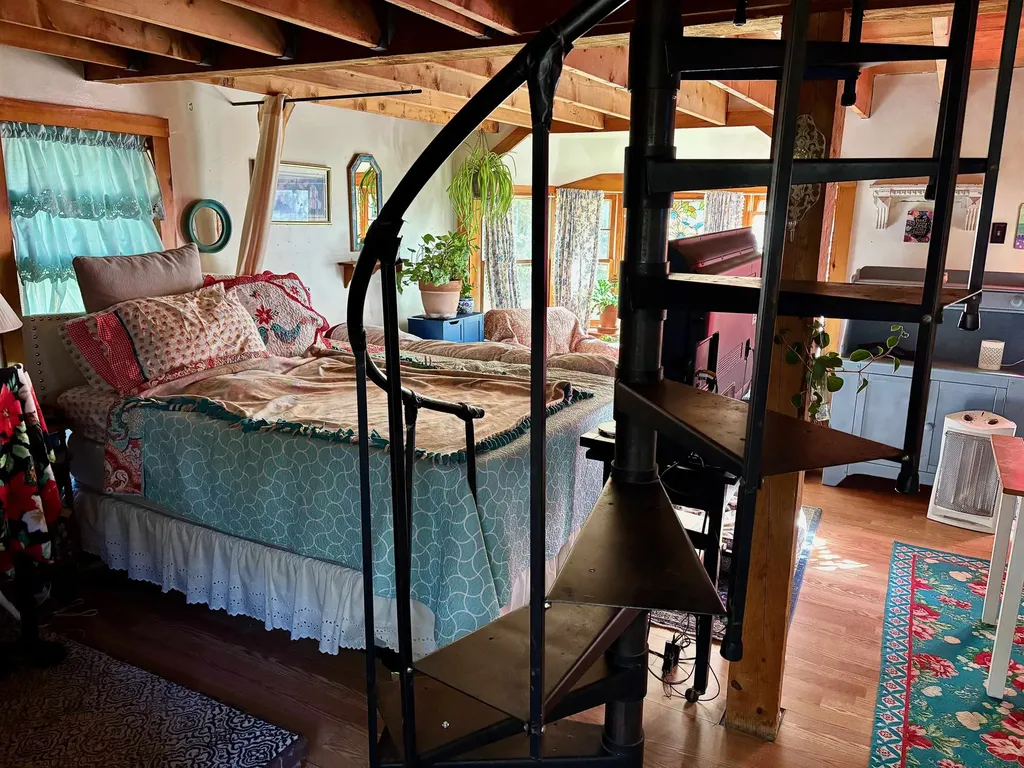 220 Couchtown Warner NH 03278