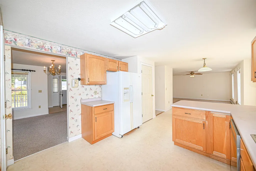 21 Prairie Court Manchester NH 03102