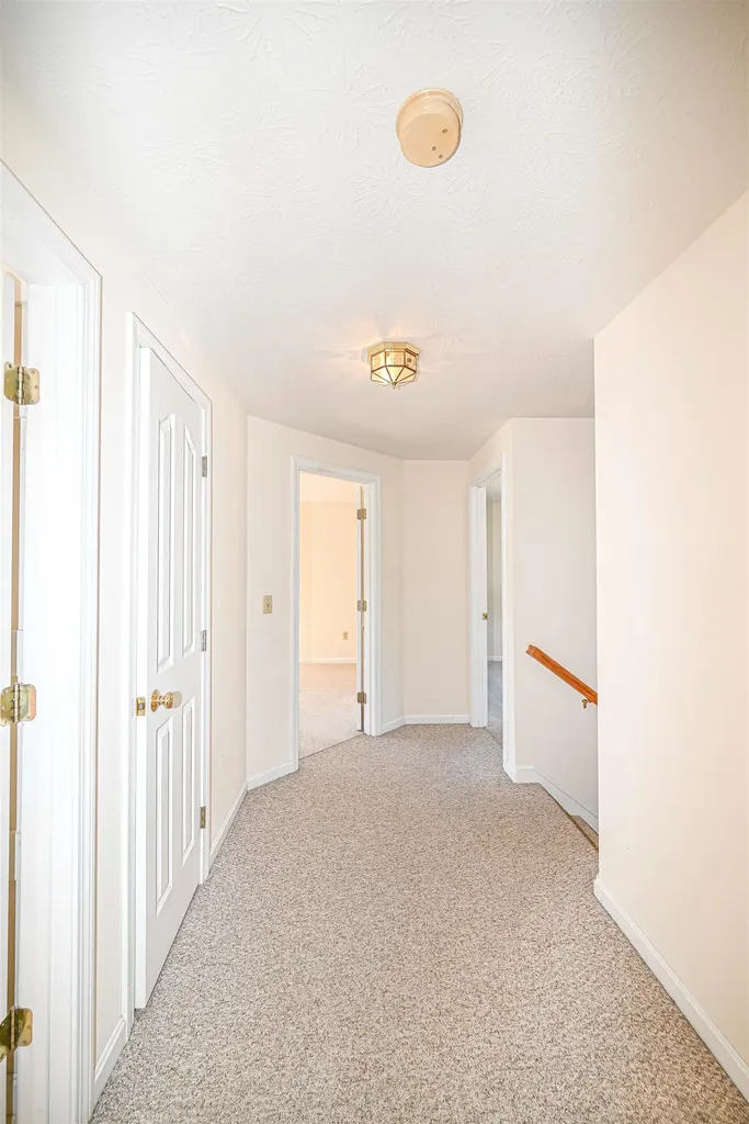 21 Prairie Court Manchester NH 03102