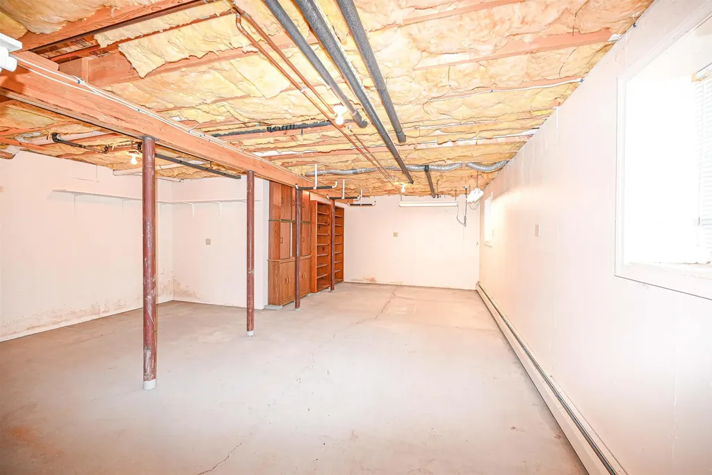 21 Prairie Court Manchester NH 03102