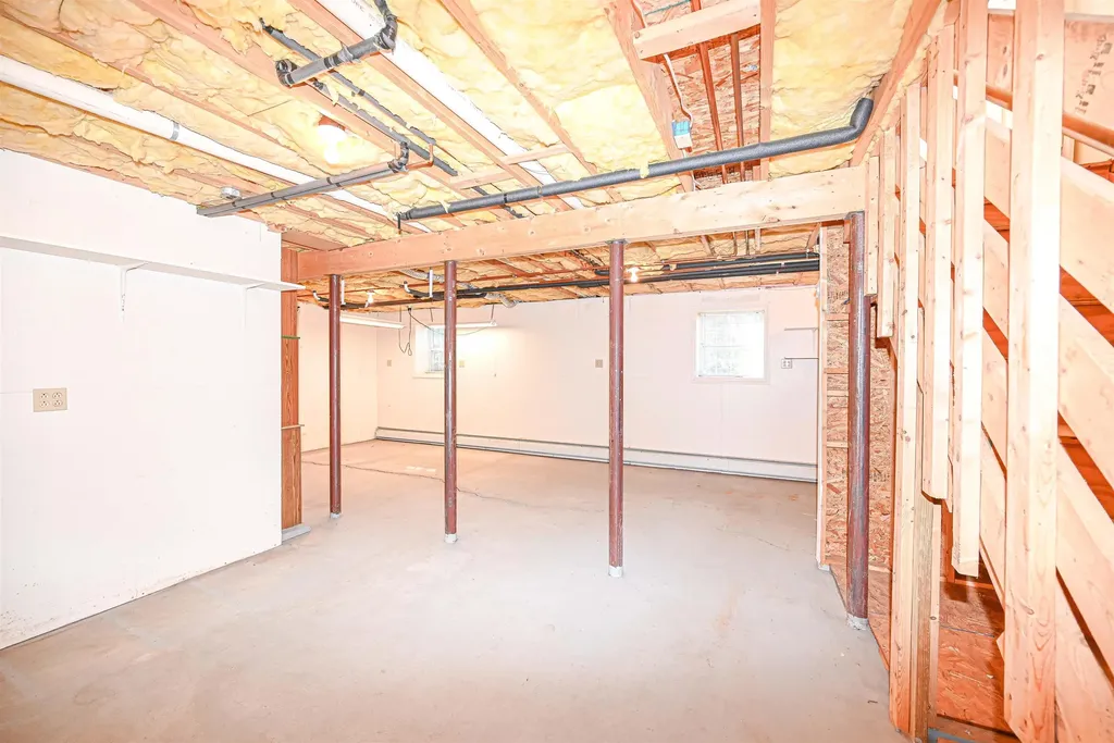 21 Prairie Court Manchester NH 03102