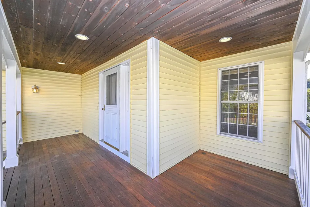 21 Prairie Court Manchester NH 03102