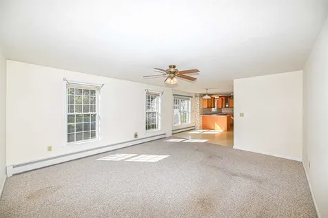 21 Prairie Court Manchester NH 03102