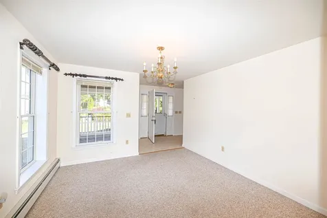 21 Prairie Court Manchester NH 03102