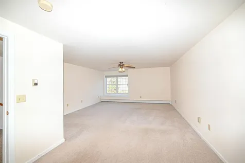 21 Prairie Court Manchester NH 03102