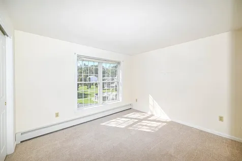 21 Prairie Court Manchester NH 03102