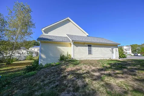 21 Prairie Court Manchester NH 03102