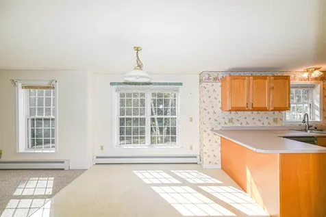 21 Prairie Court Manchester NH 03102