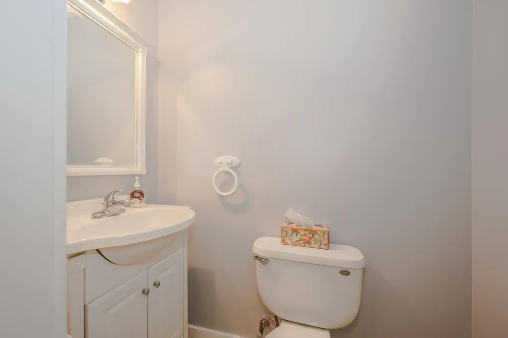 35 Foch Street Goffstown NH 03045