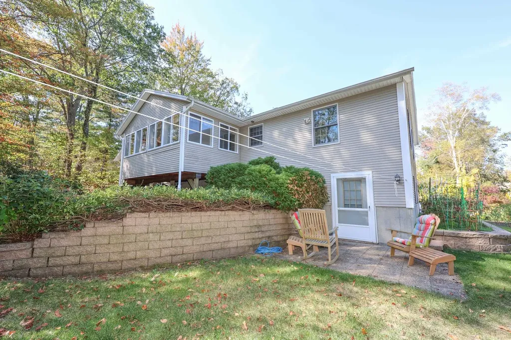 35 Foch Street Goffstown NH 03045