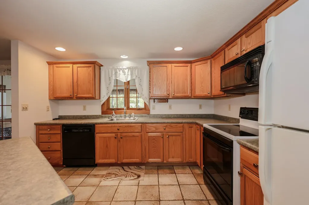 35 Foch Street Goffstown NH 03045