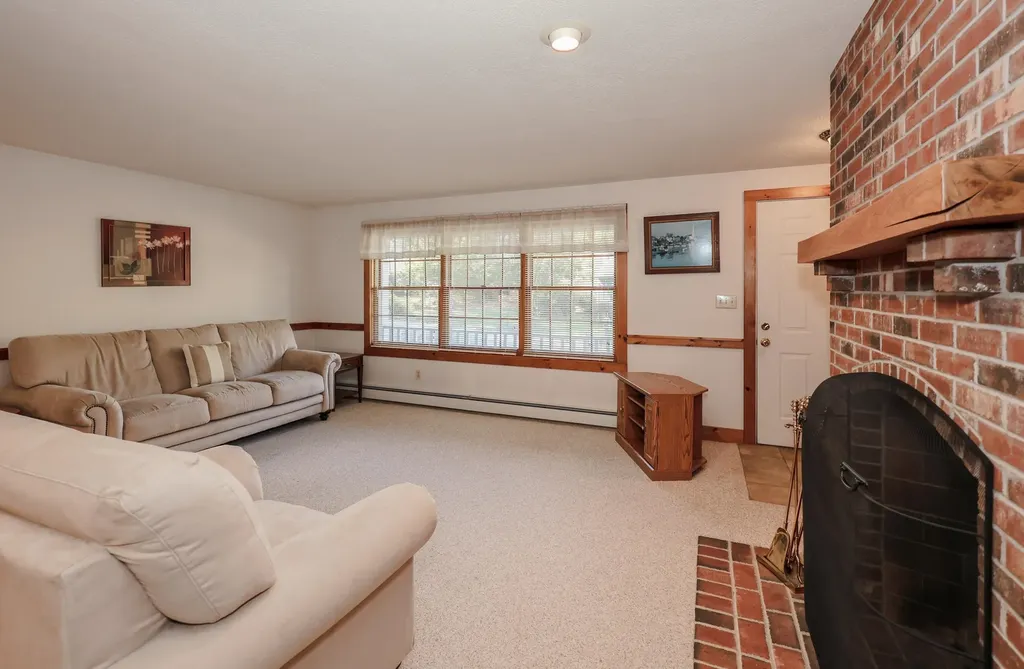 35 Foch Street Goffstown NH 03045