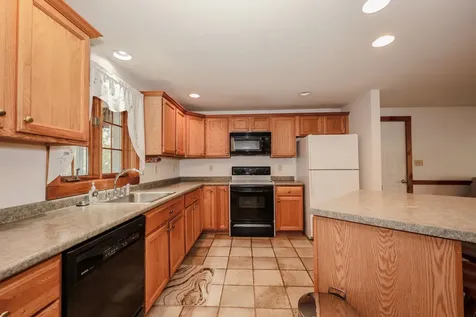 35 Foch Street Goffstown NH 03045