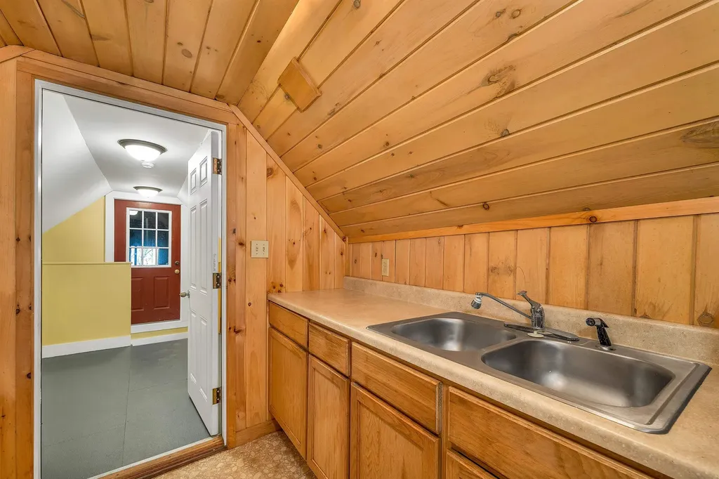 300 New Hampshire Route 25 Warren NH 03279