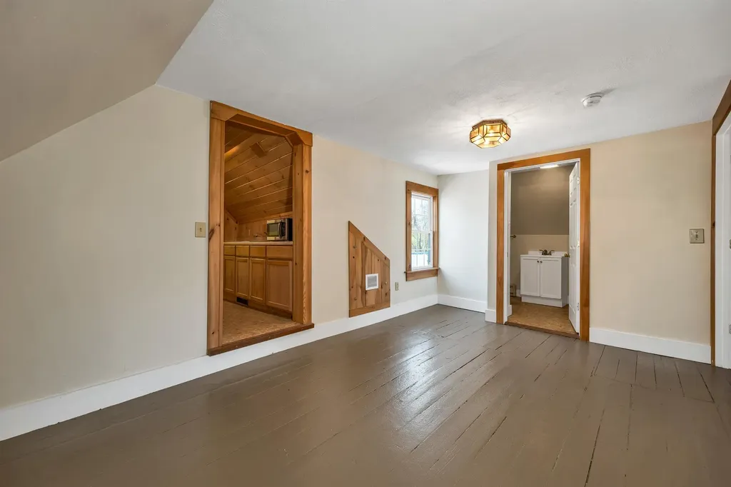 300 New Hampshire Route 25 Warren NH 03279