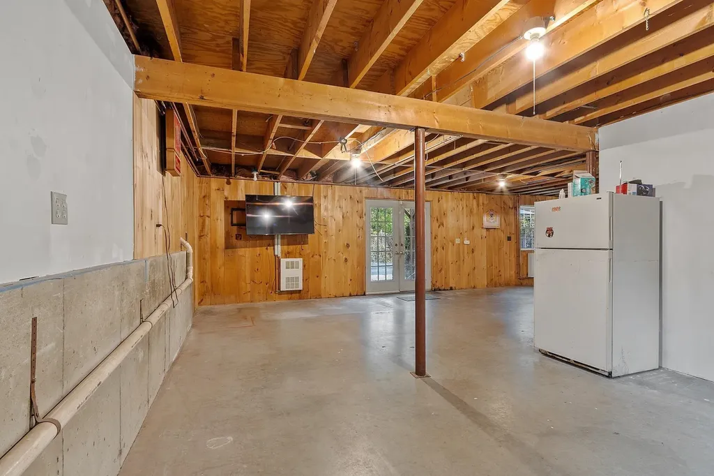 17 Ashburnham Road New Ipswich NH 03071