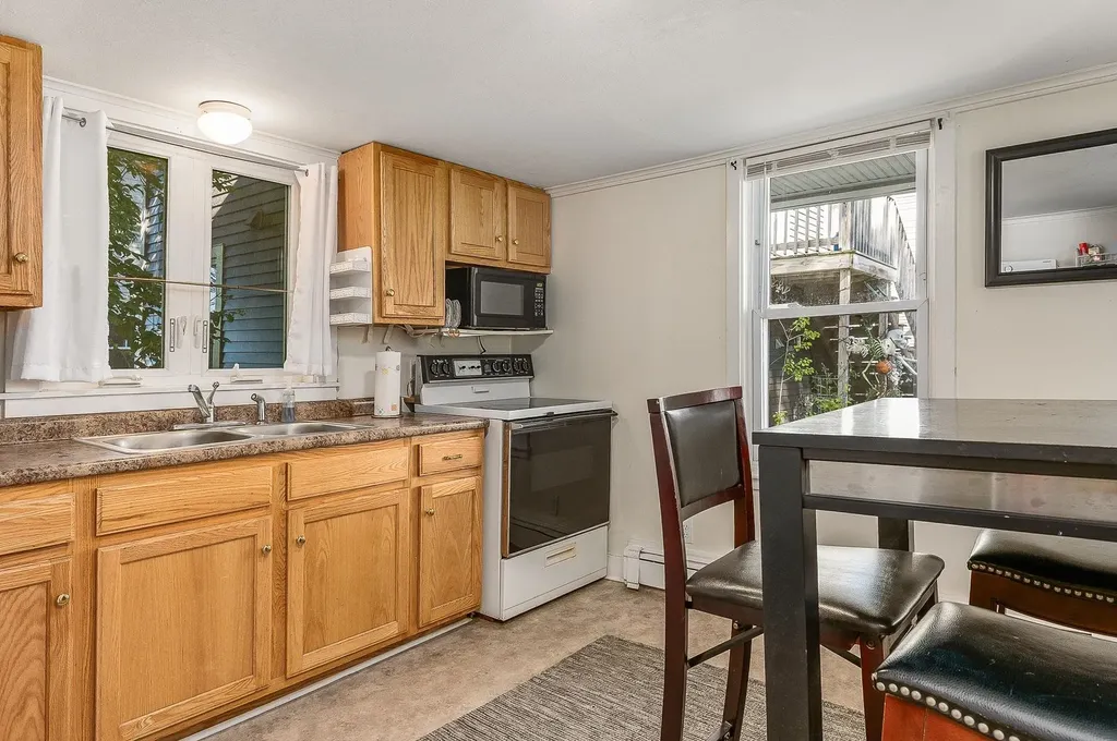 92 Brewster Street Portsmouth NH 03801