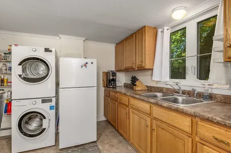 92 Brewster Street Portsmouth NH 03801