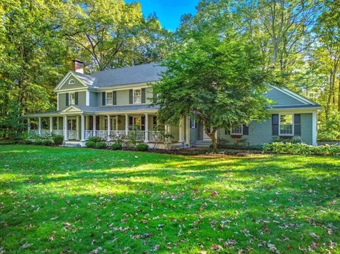 39 Pilgrim Drive Bedford NH 03110