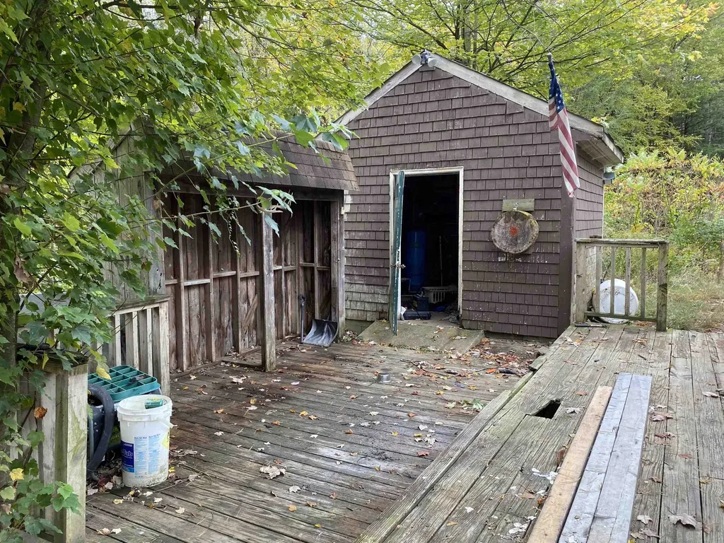 49 Mountain Road Deerfield NH 03037