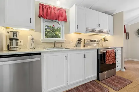 53 Rachael Circle Goffstown NH 03045