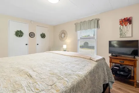 53 Rachael Circle Goffstown NH 03045