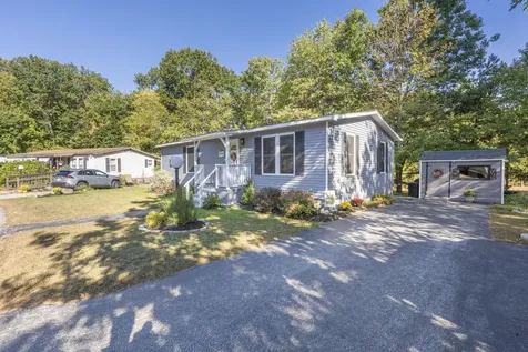 53 Rachael Circle Goffstown NH 03045