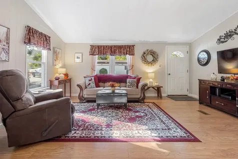 53 Rachael Circle Goffstown NH 03045