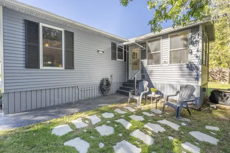 53 Rachael Circle Goffstown NH 03045