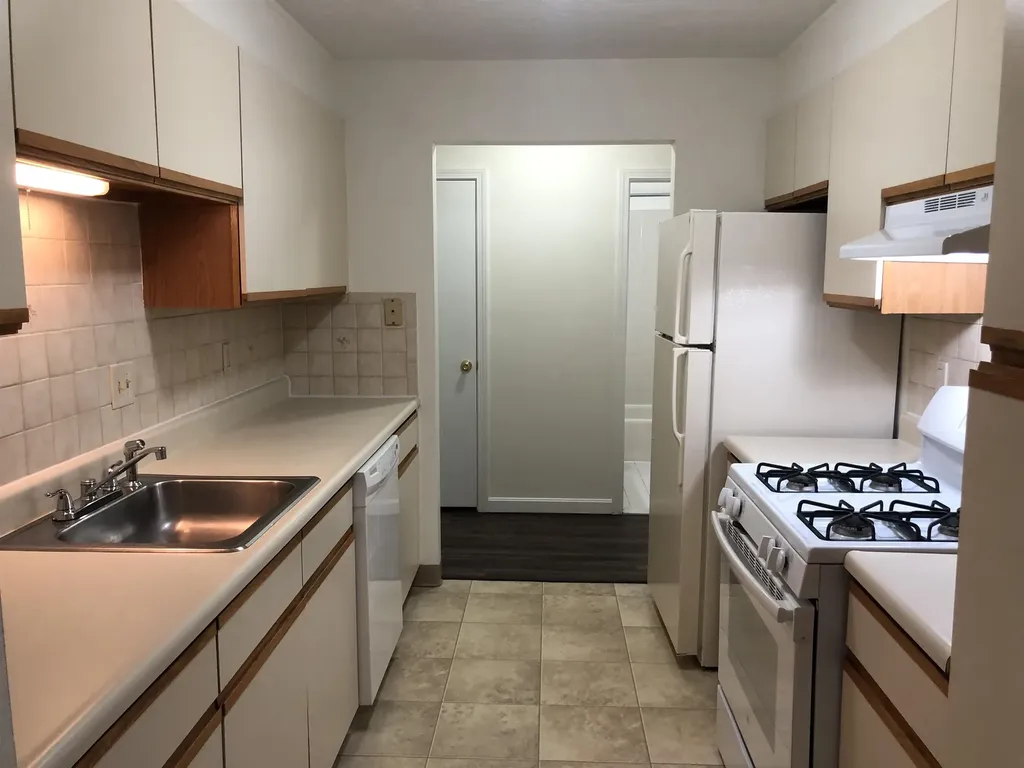 383 Huse Road Manchester NH 03103