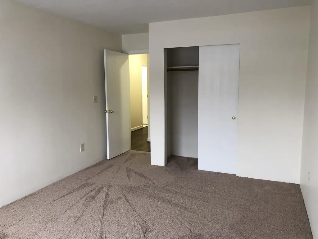 383 Huse Road Manchester NH 03103