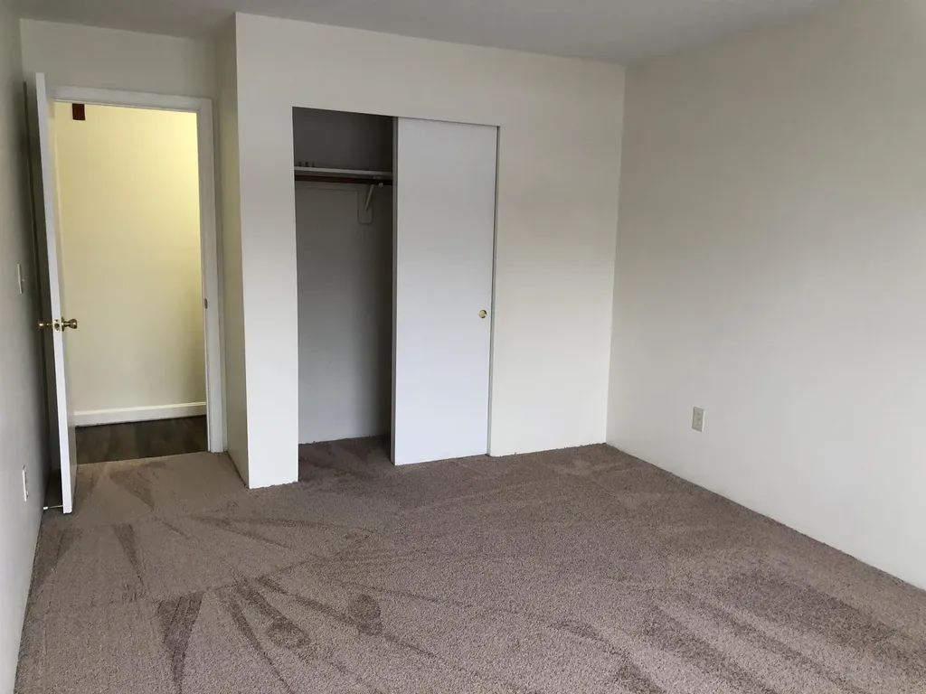 383 Huse Road Manchester NH 03103