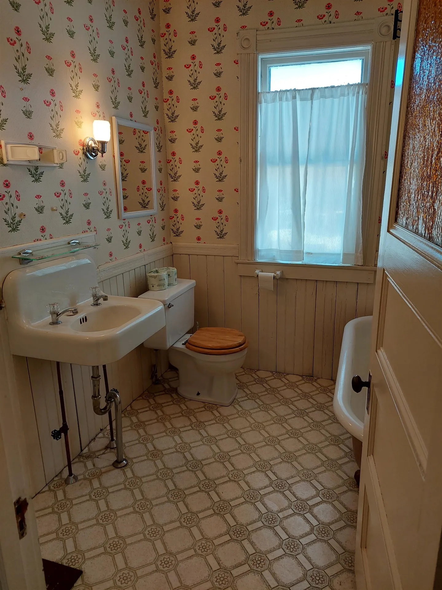 136 Main Street Chester VT 05143