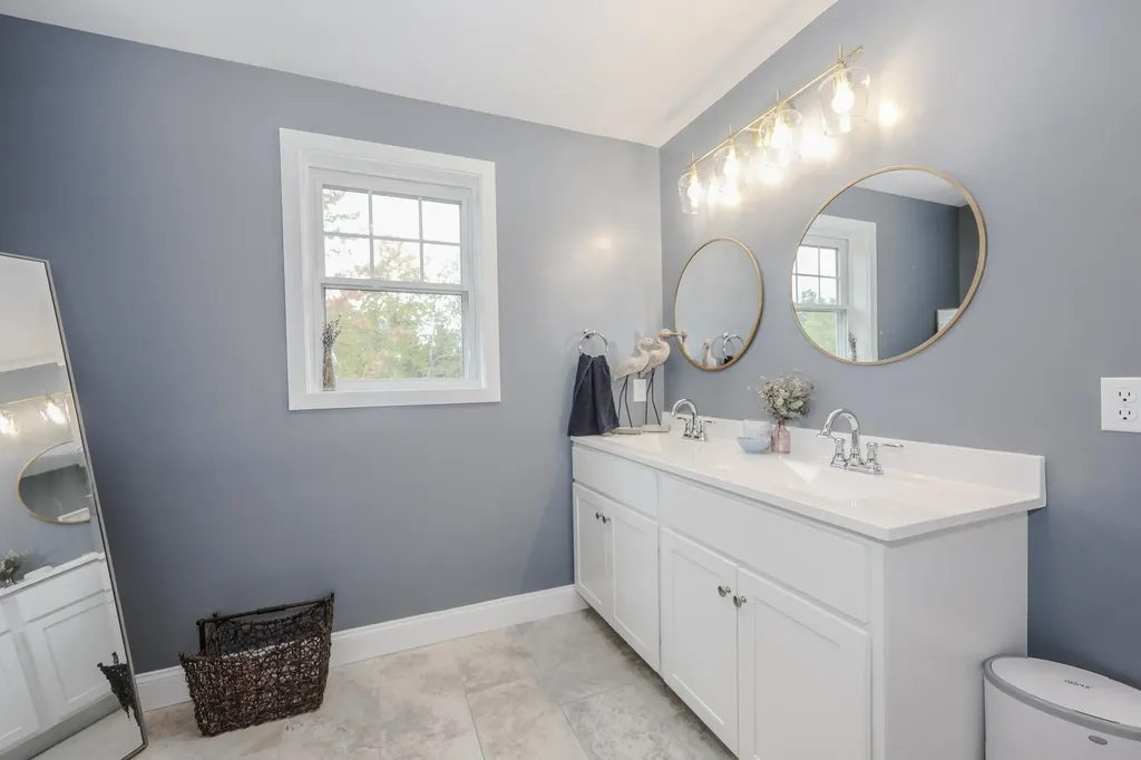 19 Biggs Avenue Epping NH 03042