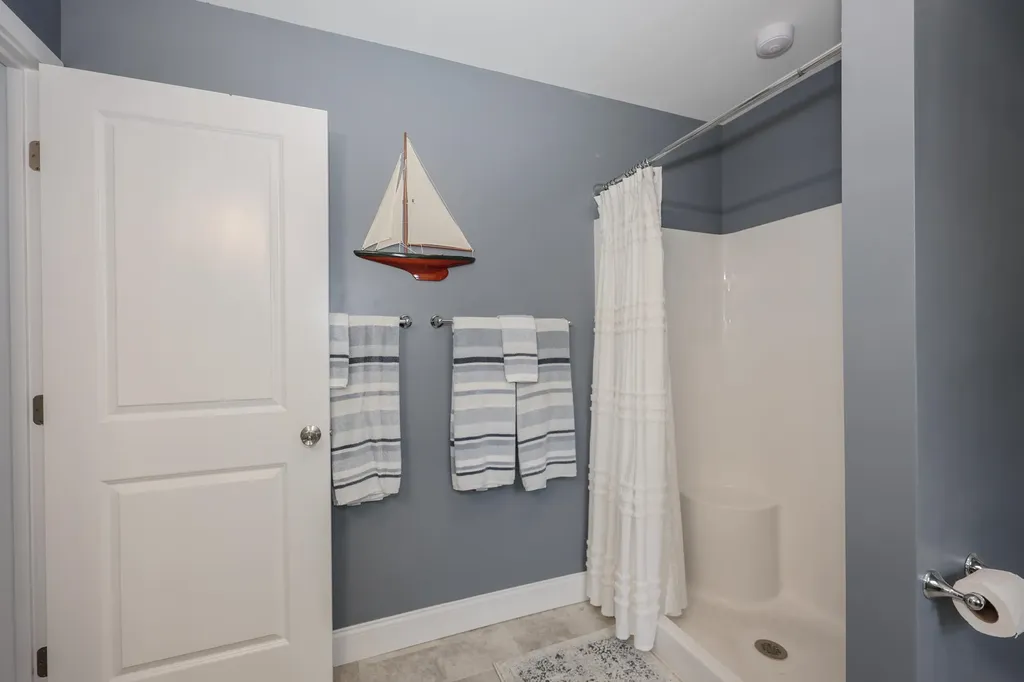 19 Biggs Avenue Epping NH 03042