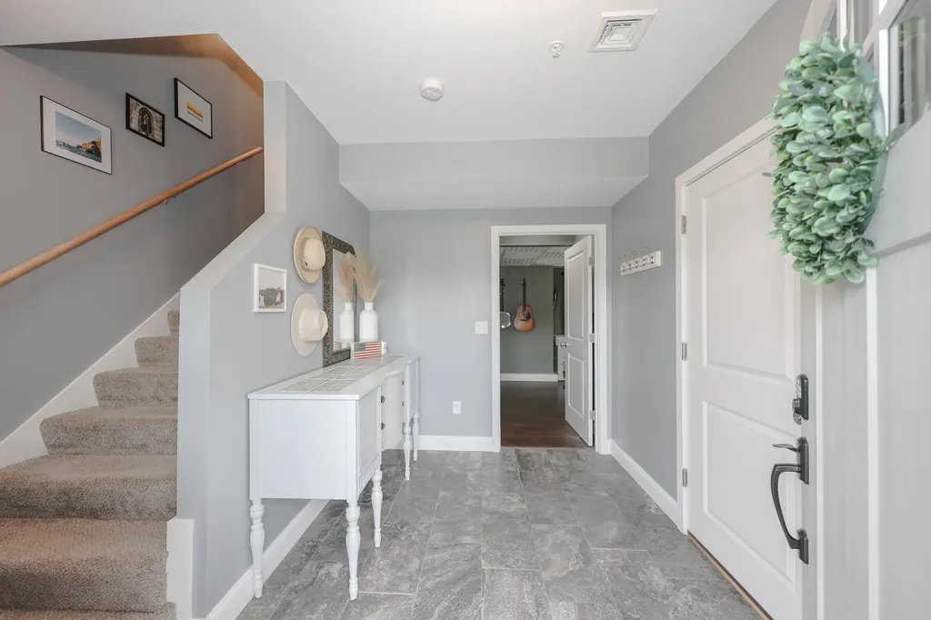 19 Biggs Avenue Epping NH 03042