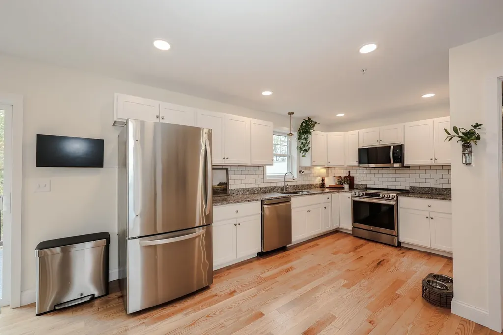 19 Biggs Avenue Epping NH 03042