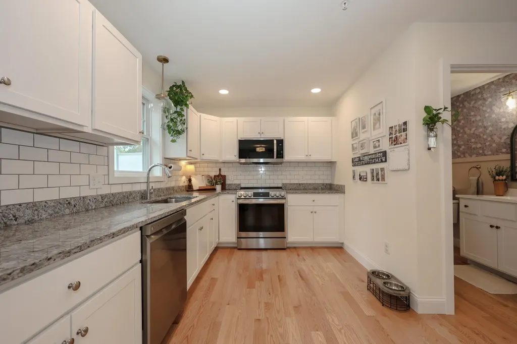 19 Biggs Avenue Epping NH 03042