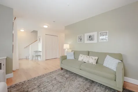 19 Biggs Avenue Epping NH 03042