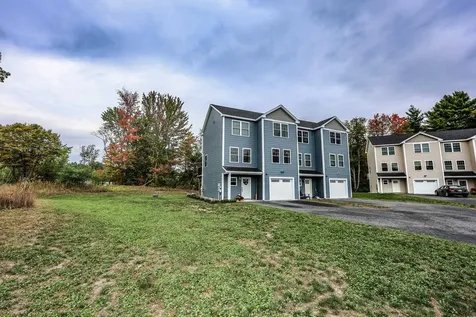 19 Biggs Avenue Epping NH 03042