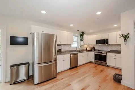 19 Biggs Avenue Epping NH 03042