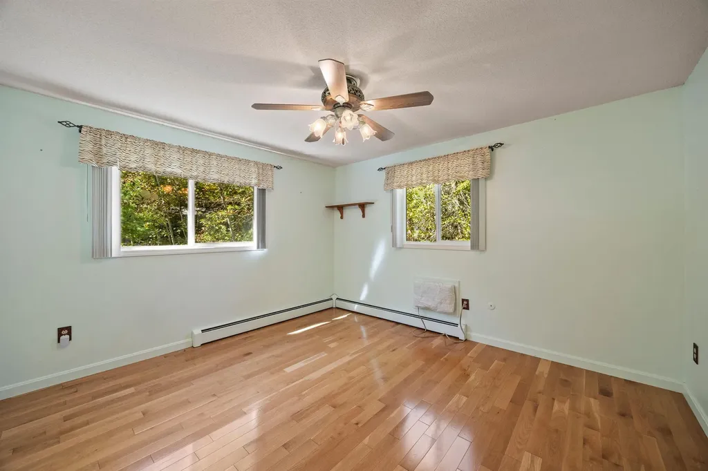 6 Surrey Drive Bow NH 03304